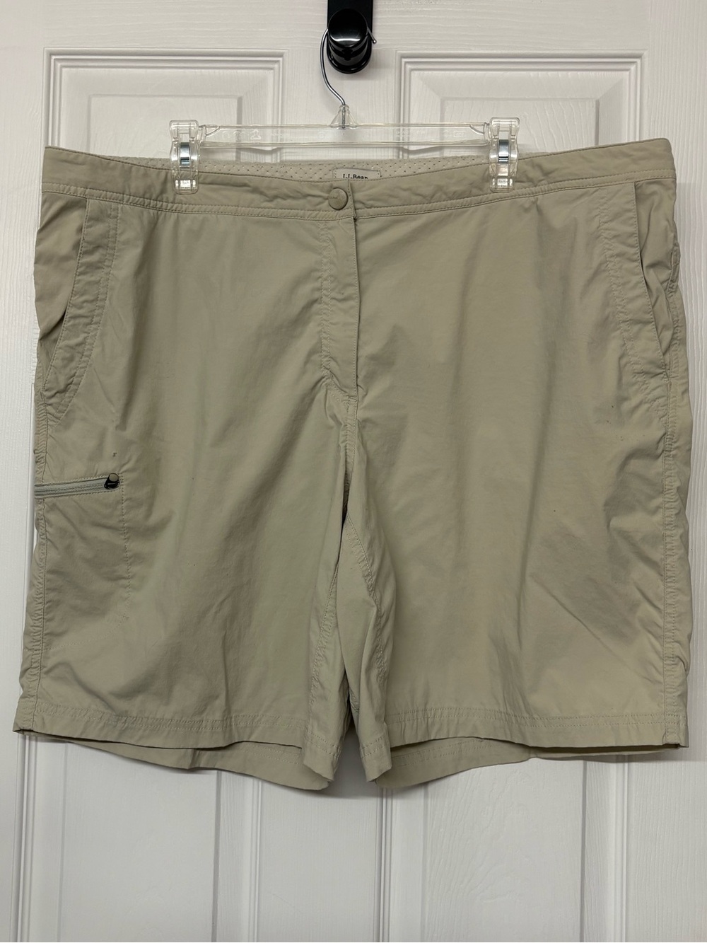 L.L. Bean Stretch Nylon Activewear Shorts Tan Sz 20